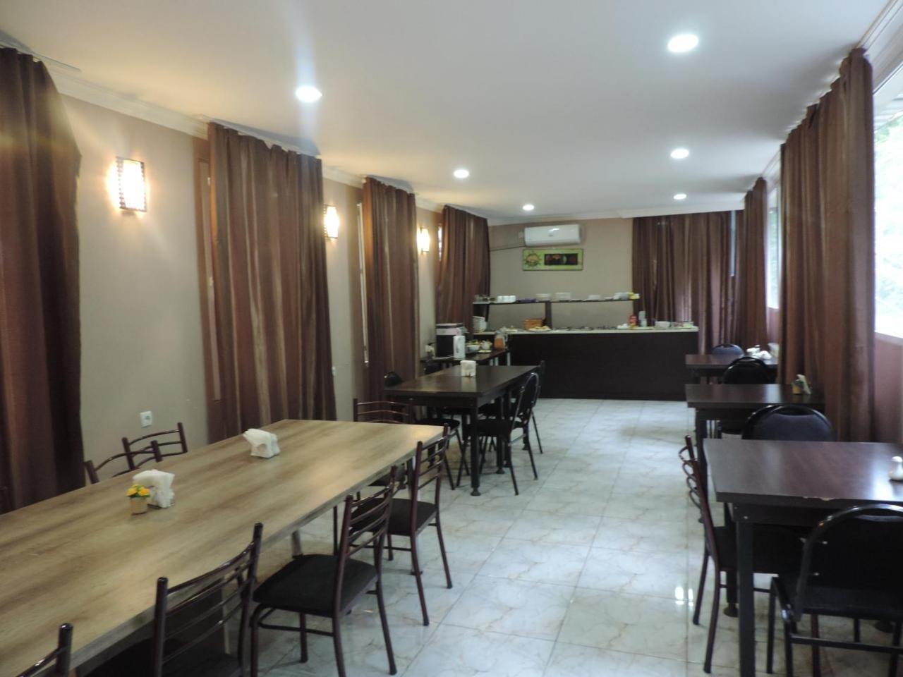 Alma-Ata Hotel Borjomi Bagian luar foto
